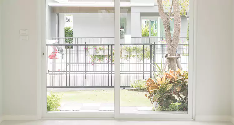Balcony Screen Door Repair in Fort Lauderdale, FL