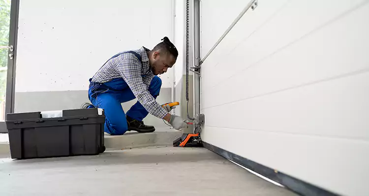 Garage Door Sensor Repair in Fort Lauderdale, FL