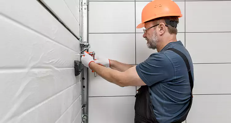 Emergency Garage Door Repair in Fort Lauderdale, FL
