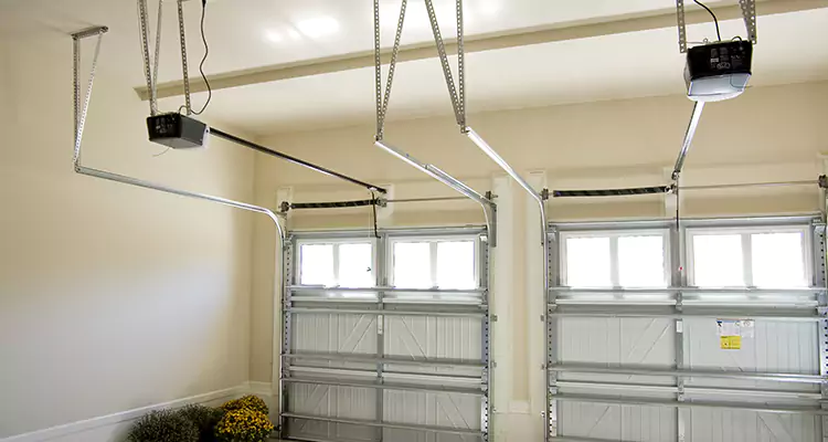 Residential Emergency Garage Door Repair in Fort Lauderdale, FL