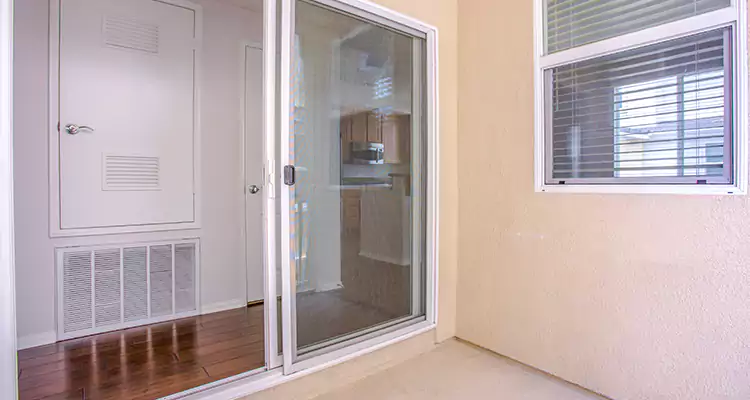 Sliding Screen Door Track Repair in Fort Lauderdale, FL