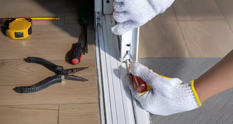 Screen Door Wheel Replacement in Fort Lauderdale, FL