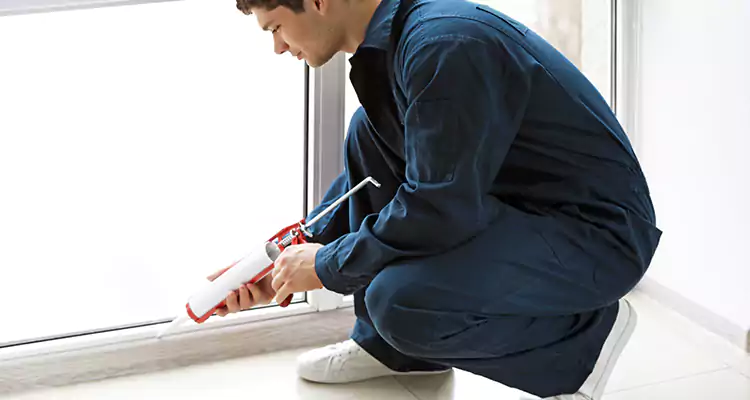 Window Glass Caulk Repair in Fort Lauderdale, FL