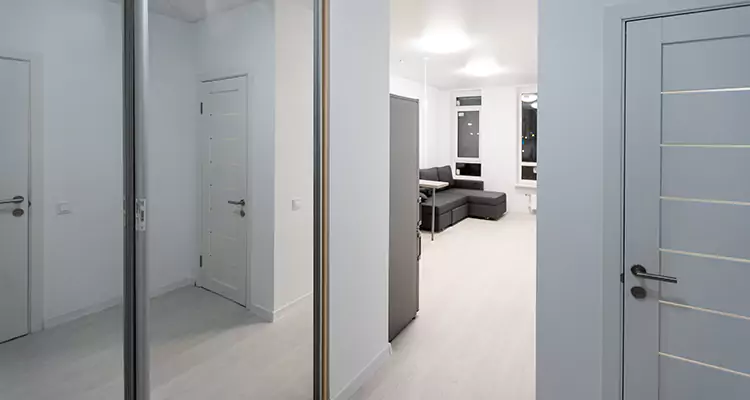 Modern Mirrored Closet Doors Repair in Fort Lauderdale, FL