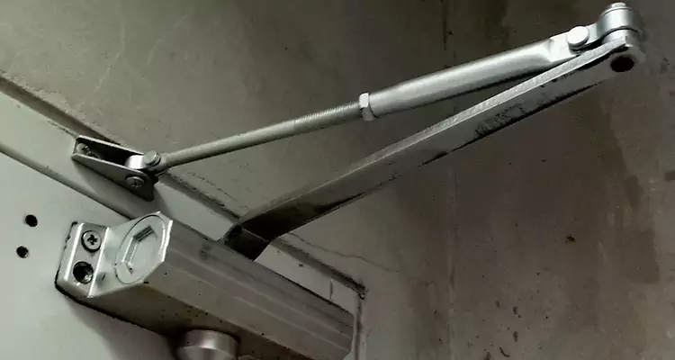 Door Closer Parallel Arm Installation in Fort Lauderdale, FL
