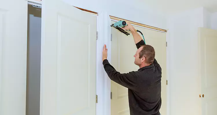 Top Rated Door Fixing ServiceFixing Garage Door Track in Fort Lauderdale, FL