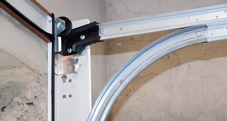 Maintain Liftmaster Garage Door Off Track in Fort Lauderdale, FL