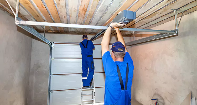 Garage Door Opener Technician in Fort Lauderdale, FL